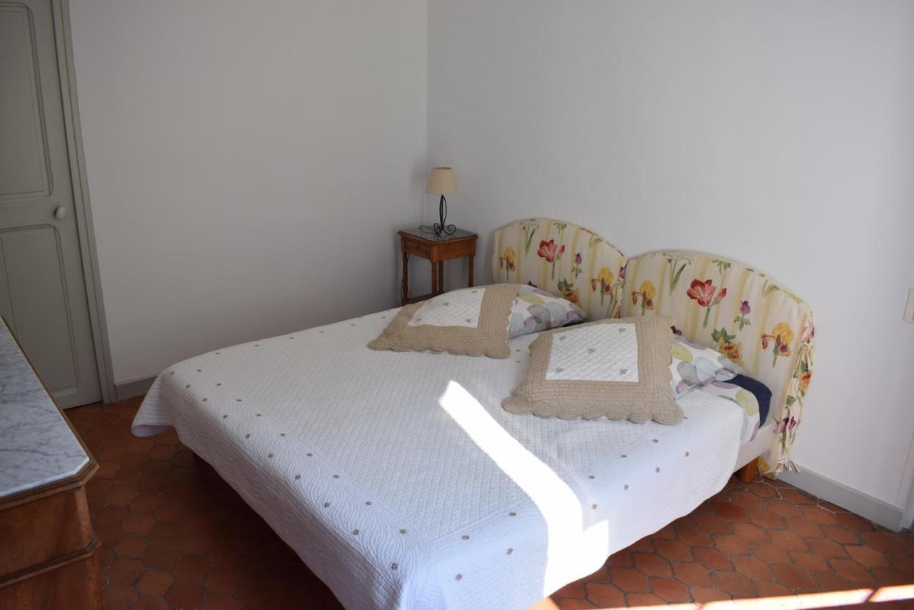 Bed and Breakfast La Figuiere Fontaine De Vaucluse Zimmer foto