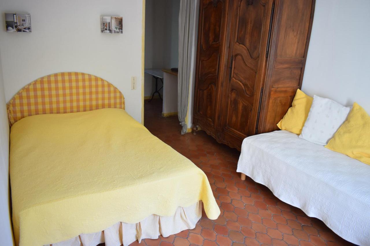 Bed and Breakfast La Figuiere Fontaine De Vaucluse Zimmer foto