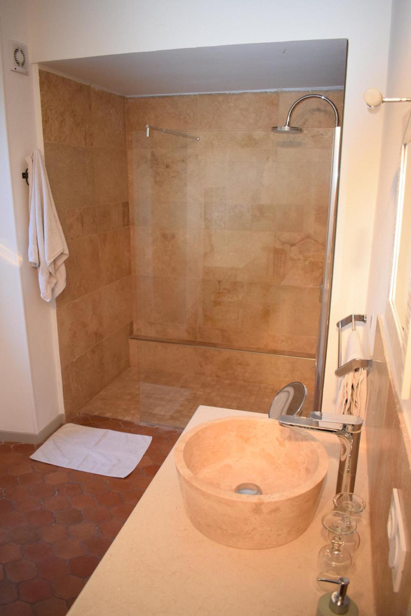 Bed and Breakfast La Figuiere Fontaine De Vaucluse Exterior foto